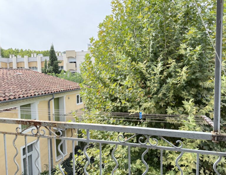 APPARTEMENT DE 107 M² – CENTRE-VILLE – GARAGE